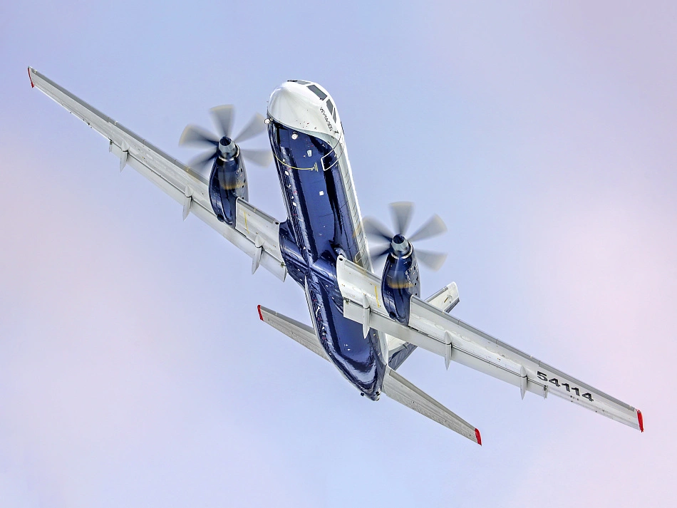 Министр транспорта сообщил, что региональный самолёт Ил‑114‑300 находится на финальной стадии сертификации и может получить сертификат в ближайшие месяцы. Машина должна заменить устаревшие Ан‑24 и Як‑40 на коротких маршрутах Сибири и Дальнего Востока, однако запуск проекта неоднократно переносился из‑за проблем с двигателем и другими техническими вопросами.