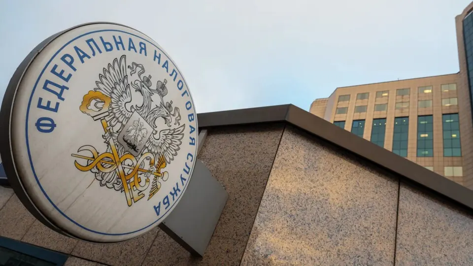 Ужесточение налоговых условий для малого бизнеса и самозанятых привело к сокращению поступлений по спецрежимам почти на четверть, при том что федеральный бюджет уже в первом квартале превысил плановый дефицит на весь год.