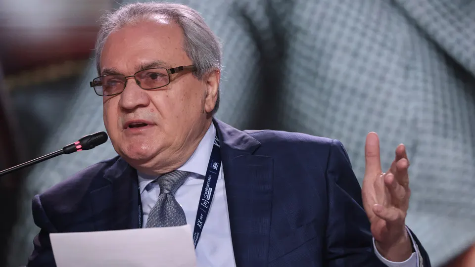 Валерий Фадеев заявил, что россияне, пользующиеся VPN, обращаются к «враждебной» информации, высказался о госмессенджере Max и посчитал оправданными временные отключения мобильного интернета. Между тем власти ужесточают контроль над зарубежным трафиком.