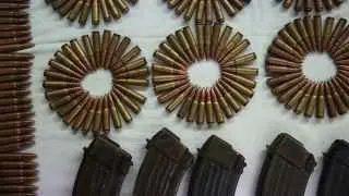 Еврокомиссия предлагает заложить в бюджет Евросоюза на 2028–2034 годы не менее 131 млрд евро на оборону, что в десять раз превышает действующий объем внебюджетного финансирования вооружений. Еврокомиссар по обороне Андрюс Кубилюс призвал нарастить европейское производство оружия, упростить регулирование оборонной отрасли и снизить зависимость от США в ключевых военных технологиях.