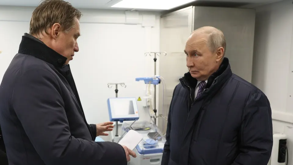 Президент поручил Минздраву расширить обследование репродуктивного здоровья мужчин и женщин в попытке остановить снижение рождаемости; параллельно разворачивается демографическая стратегия по поддержке семей.