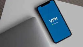 Участники рынка VPN ожидают скорого запрета приема платежей с российских карт и усиления зачистки серверов в связи с новыми требованиями к хостинг‑провайдерам.