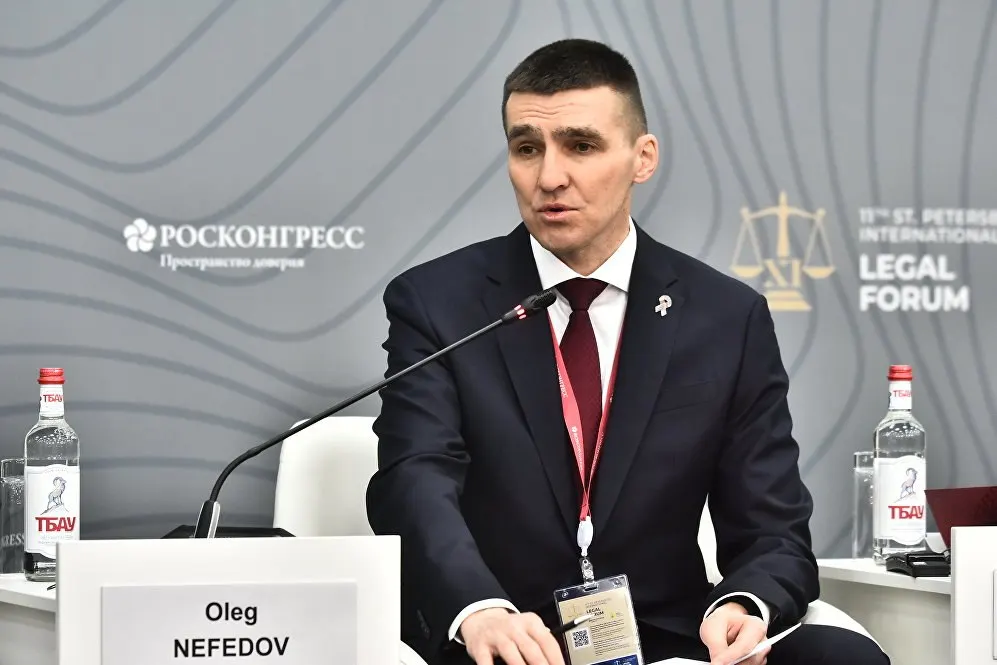 Высшая квалификационная коллегия судей 26 мая рассмотрит заявление судьи Верховного Суда Олега Нефедова о рекомендации его на должность заместителя председателя ВС — председателя коллегии по гражданским делам. Нефедов известен рядом резонансных решений о запрете и признании экстремистскими нескольких организаций.