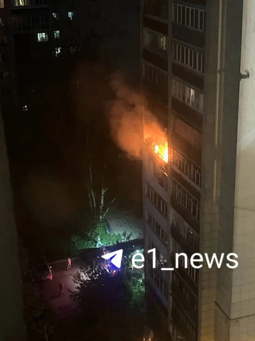 Вечером 19 мая в многоэтажном доме на улице Уральской, 80 загорелся балкон на седьмом этаже. Огонь охватил около 8 кв. м, жильцов эвакуировали, пострадавших нет.