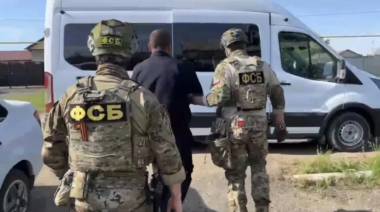 Майор Булат Нурписов помещён под стражу по делу о превышении должностных полномочий; следственные органы проводят проверку, в полиции — служебная проверка.
