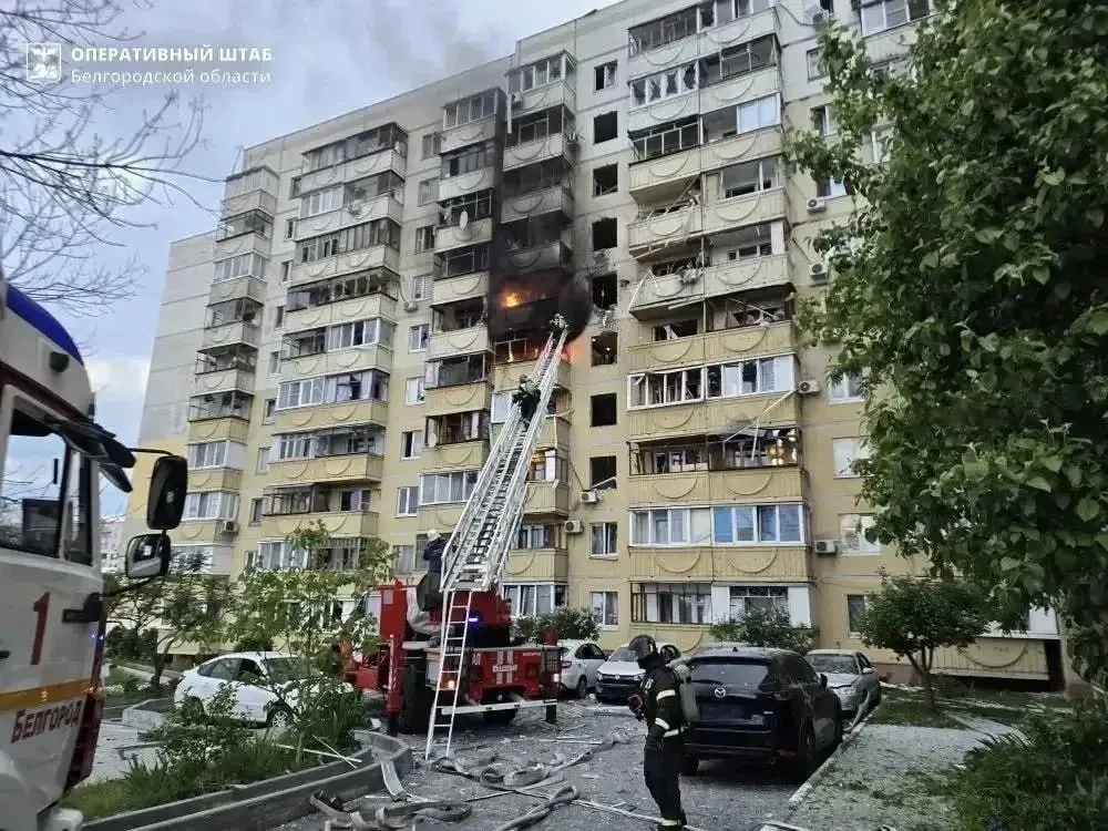 За ночь — удары дронов и пожары в регионах, один погибший в Белгородской области, законопроект о смягчении наказаний за хранение наркотиков и новые меры поддержки участников СВО.