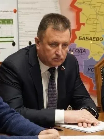 Сенатор Евгений Богомазов при поддержке вологодского отделения «Единой России» внес инициативу, которая позволит муниципальным чиновникам повышать тарифы на содержание и ремонт и запретит устанавливать плату ниже регионального минимума; механизм снижения сметы УК фактически перестанет работать.