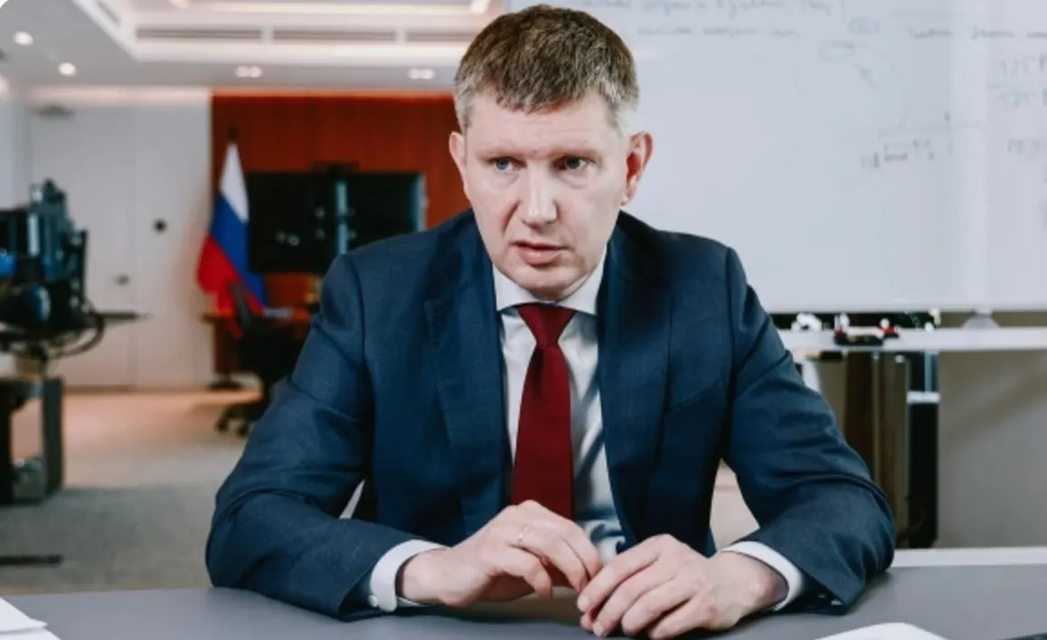 Глава Минэкономразвития Максим Решетников сообщил о трёх ключевых направлениях работы — структурные изменения для роста инвестиций и производительности, бюджетная консолидация и сохранение гибкости экономики. Эти шаги должны создать условия для устойчивого роста и снизить риски для монетарной политики.
