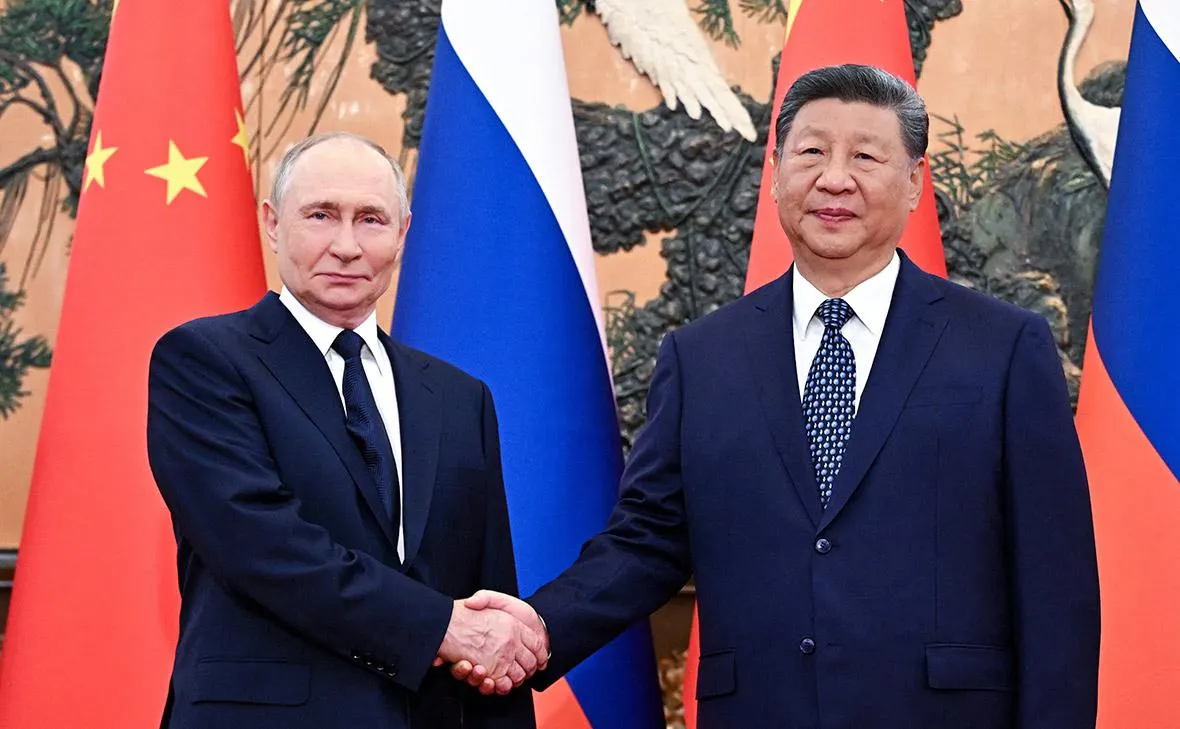 Китайские СМИ сообщают, что 20 мая российский президент прибудет с визитом в Китай. Власти описывают встречу как рутинную — парада или торжественной церемонии ожидать не стоит. Это первый случай, когда Пекин примет лидеров США и России в одном месяце вне многостороннего формата.