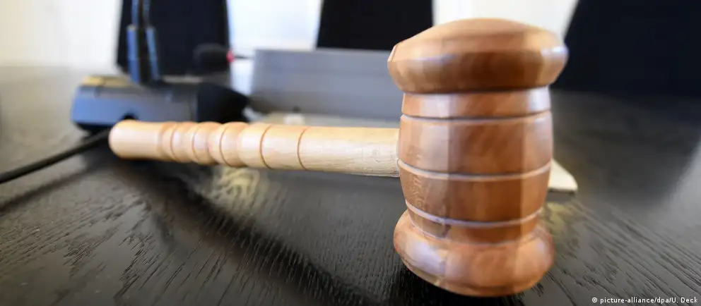 Московский суд запретил деятельность инициативной группы, помогающей транс-людям; заседание прошло в закрытом режиме, организацию призывают удалить материалы и лого из сетей.