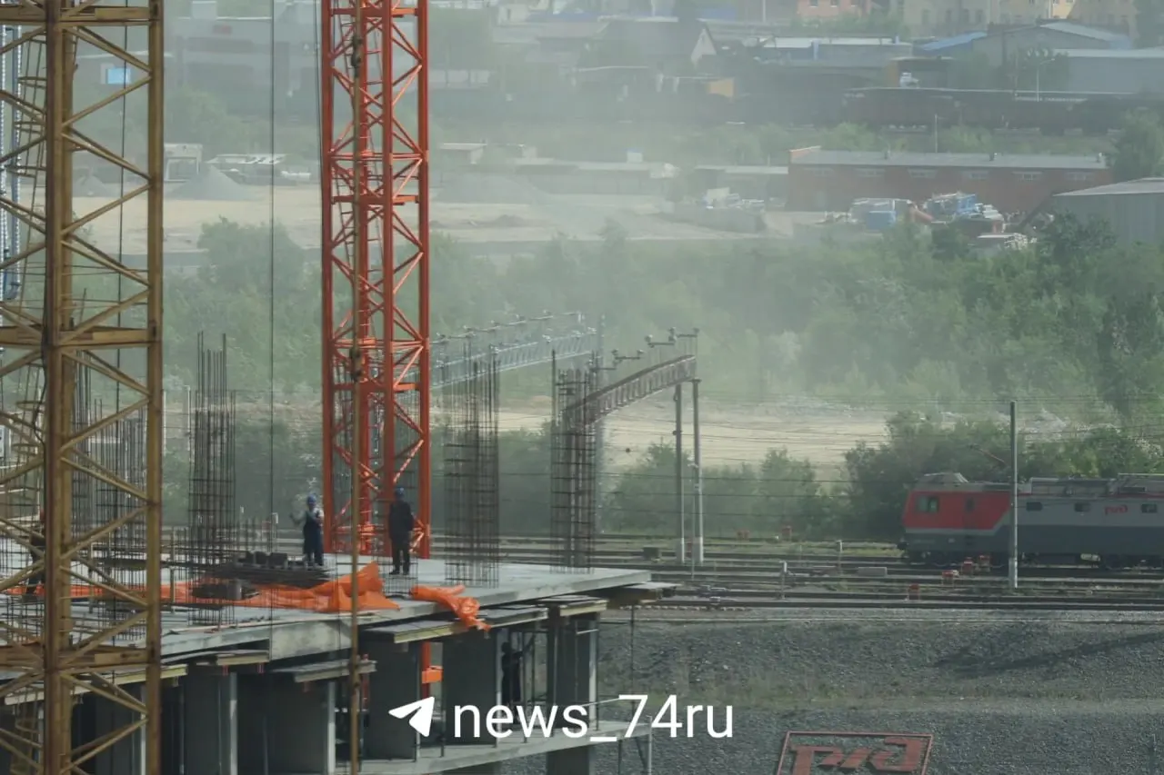 Жителям региона советуют не оставлять автомобили под деревьями: прогнозируют ливни, грозы, град и шквалистый ветер.