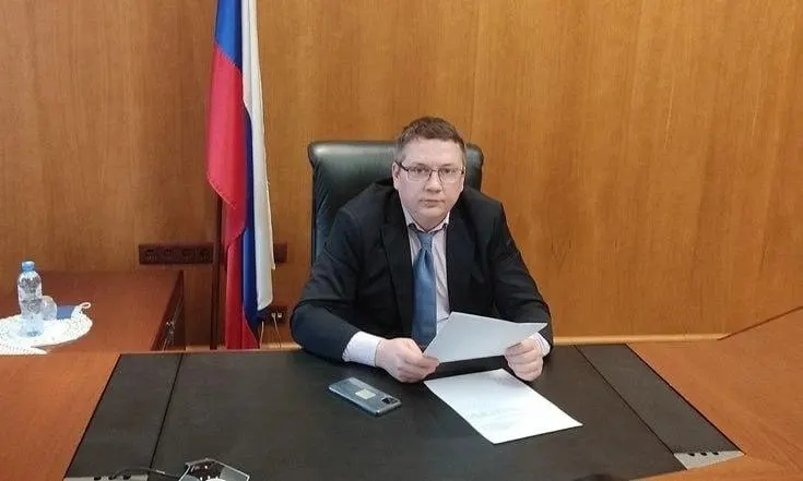 Сергея Зубенко, обвиняемого в получении взятки на 19,5 млн рублей и мошенничестве, выпустили из-под домашнего ареста; при обыске у него обнаружили 60 млн рублей.
