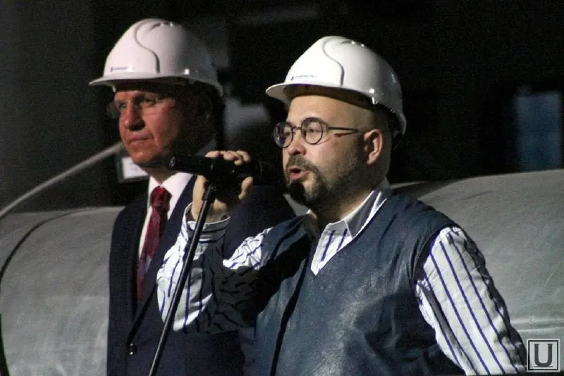 В Ленинский районный суд Екатеринбурга поступил иск, где среди ответчиков — 18 человек. Истец требует передать государству землю, автомобили, недвижимость и средства на банковских счетах; заседание назначено на 27 мая. Ранее в октябре 2025 года по похожему иску уже была национализация около 40 предприятий.