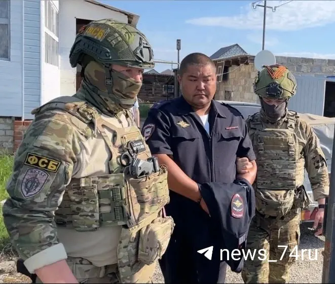 Сотрудники ФСБ и Следственного комитета задержали Булата Нурписова. Ему вменяют организацию освобождения от ответственности при незаконной охоте бывшего начальника полиции и выдачу незаконных распоряжений; в домах и на рабочем месте прошли обыски.