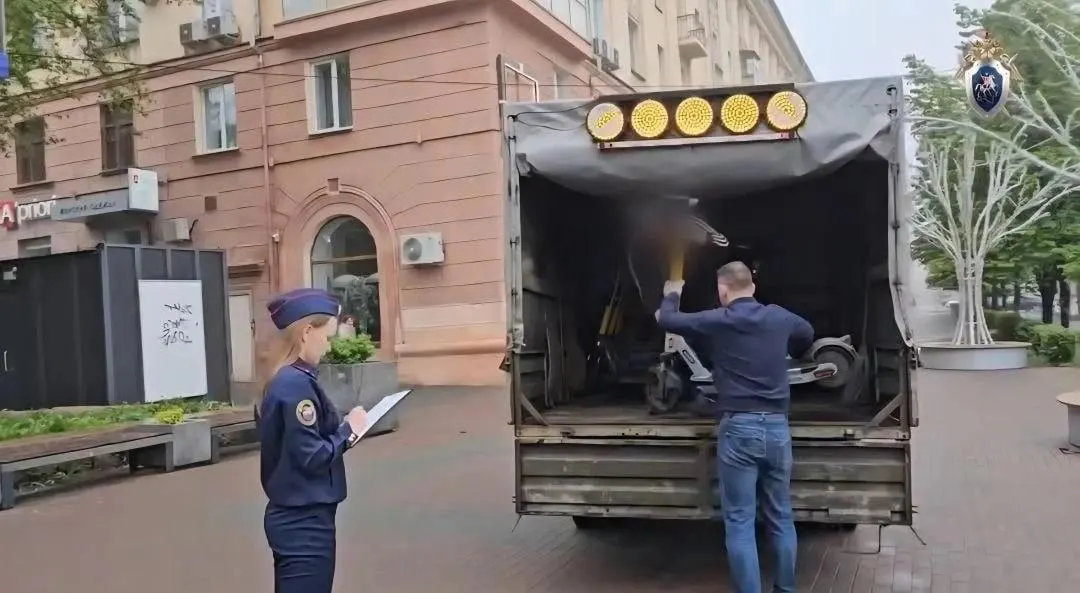 Четырёхлетний мальчик получил травмы; по факту инцидента возбуждено уголовное дело, самокат изъят.