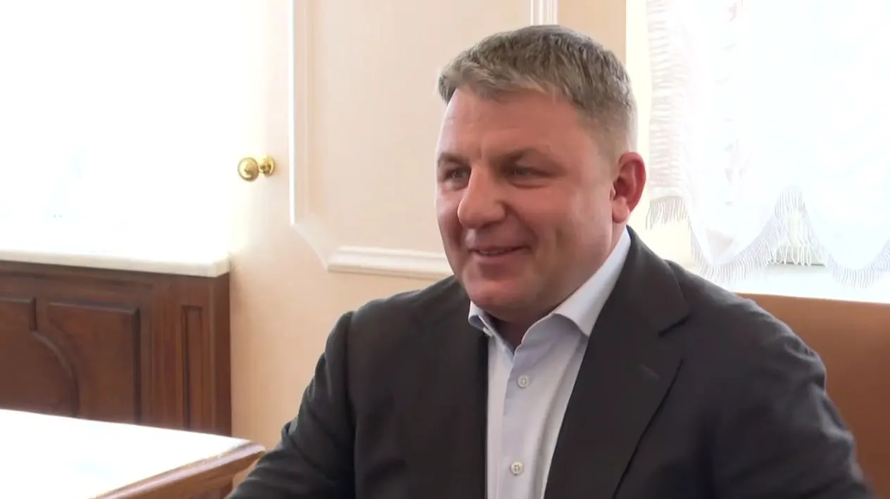 15 мая УЗГА официально назначил нового генерального директора — Олега Доценко. Это уже четвёртая замена руководства за три года на фоне скандала с заявлениями сотрудников о давлении при увольнениях.