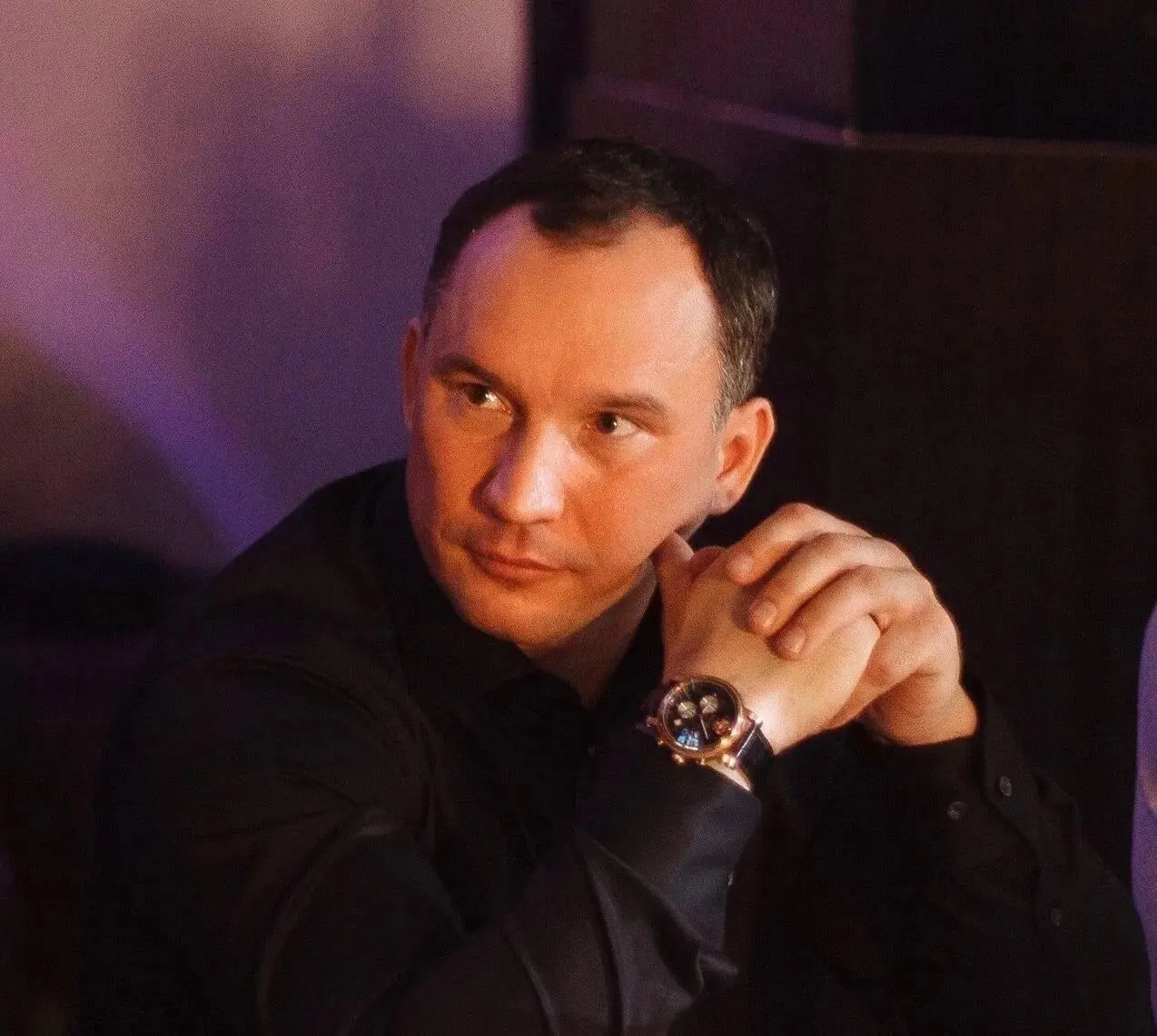 Евгений Шурманов, приговорённый в 2024 году к девяти годам за мошенничество, получил замену реального срока судом и будет освобождён досрочно с рядом ограничений.