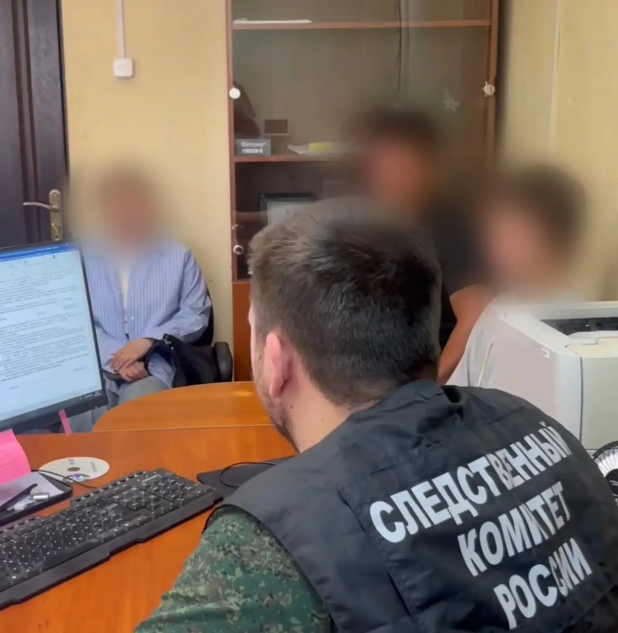 Подросток ударил пассажирку в живот после её замечания. Следователи опрашивают свидетелей и изучают записи камер в салоне автобуса, уголовное дело расследуют по статье о хулиганстве.