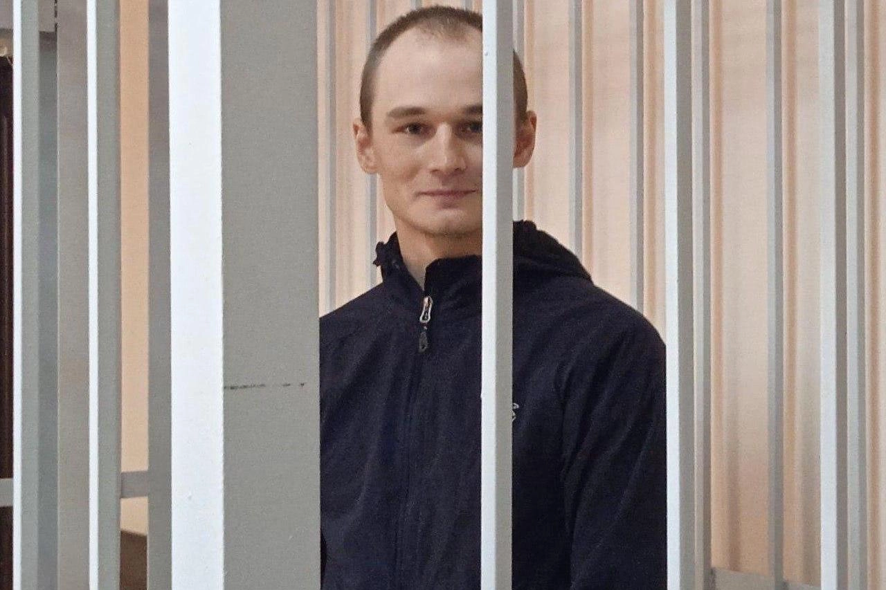 Прокуратура Ямало‑Ненецкого автономного округа заявила, что при проверке не обнаружено телесных повреждений у математика Азата Мифтахова. Сам он сообщает, что медицинское обследование провели через две недели и следов уже не было; проверку продолжает Следственный комитет.