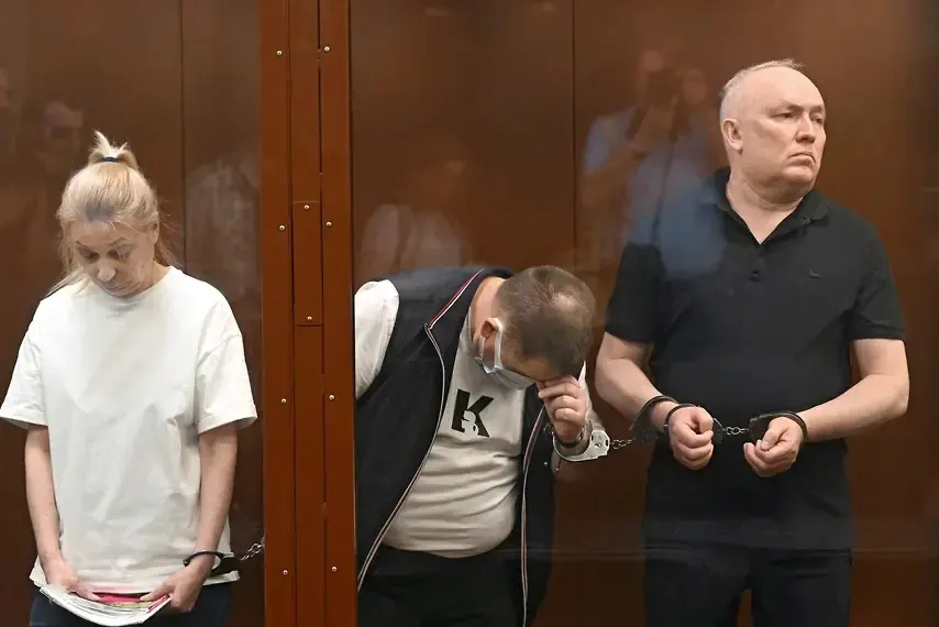 Владельца и руководителей завода «Телта» признали виновными в хищении почти 49 млн рублей и попытках мошенничества по ряду контрактов. Суммарные сроки с учётом предыдущих приговоров составляют до 12 лет.