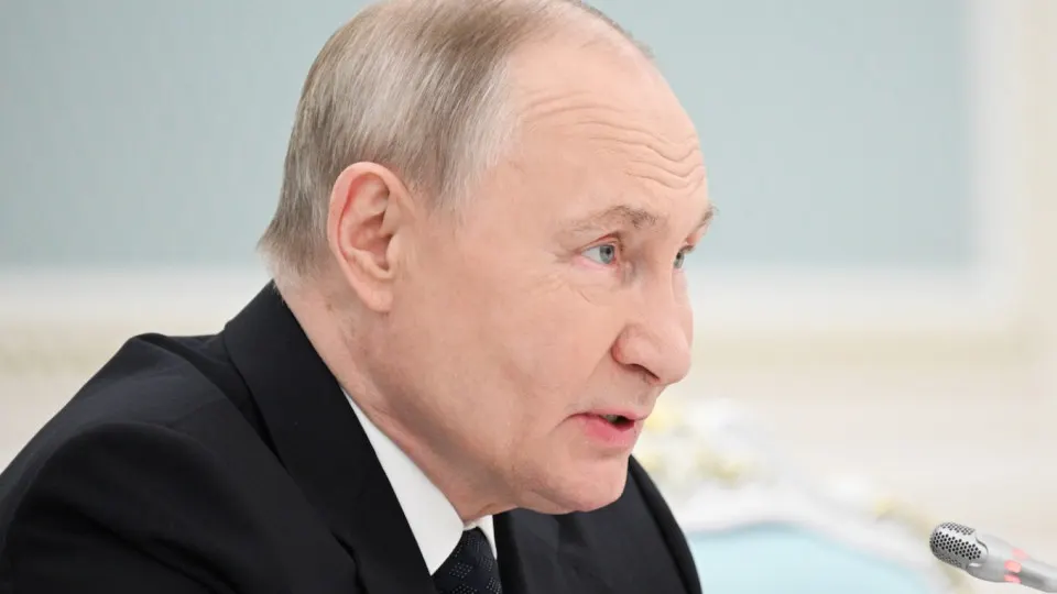 Вице-министр науки заявил, что сейчас в российских вузах учится более 300 тысяч иностранцев, большинство из них — платные. Одновременно отмечают рост вербовки иностранцев для участия в боевых действиях и давление на студентов со стороны вузов и военкоматов.