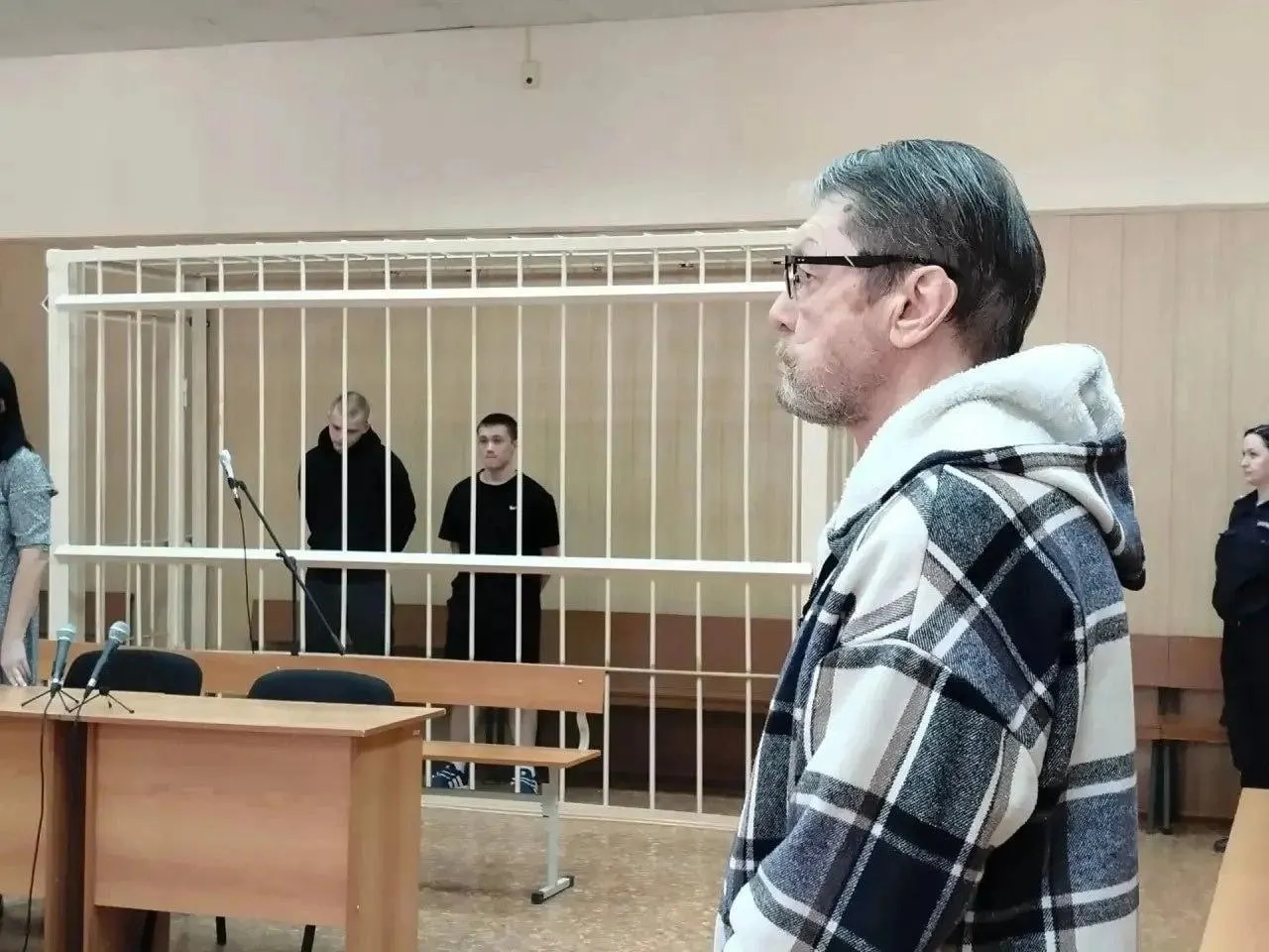 Глеб Дербенев получил 8 лет 6 месяцев, Артём Валеев — 7 лет 8 месяцев. Их признали виновными в разбое, Валееву также добавили сроки за кражи и грабеж. Суд назначил штраф свыше 105 тысяч рублей.