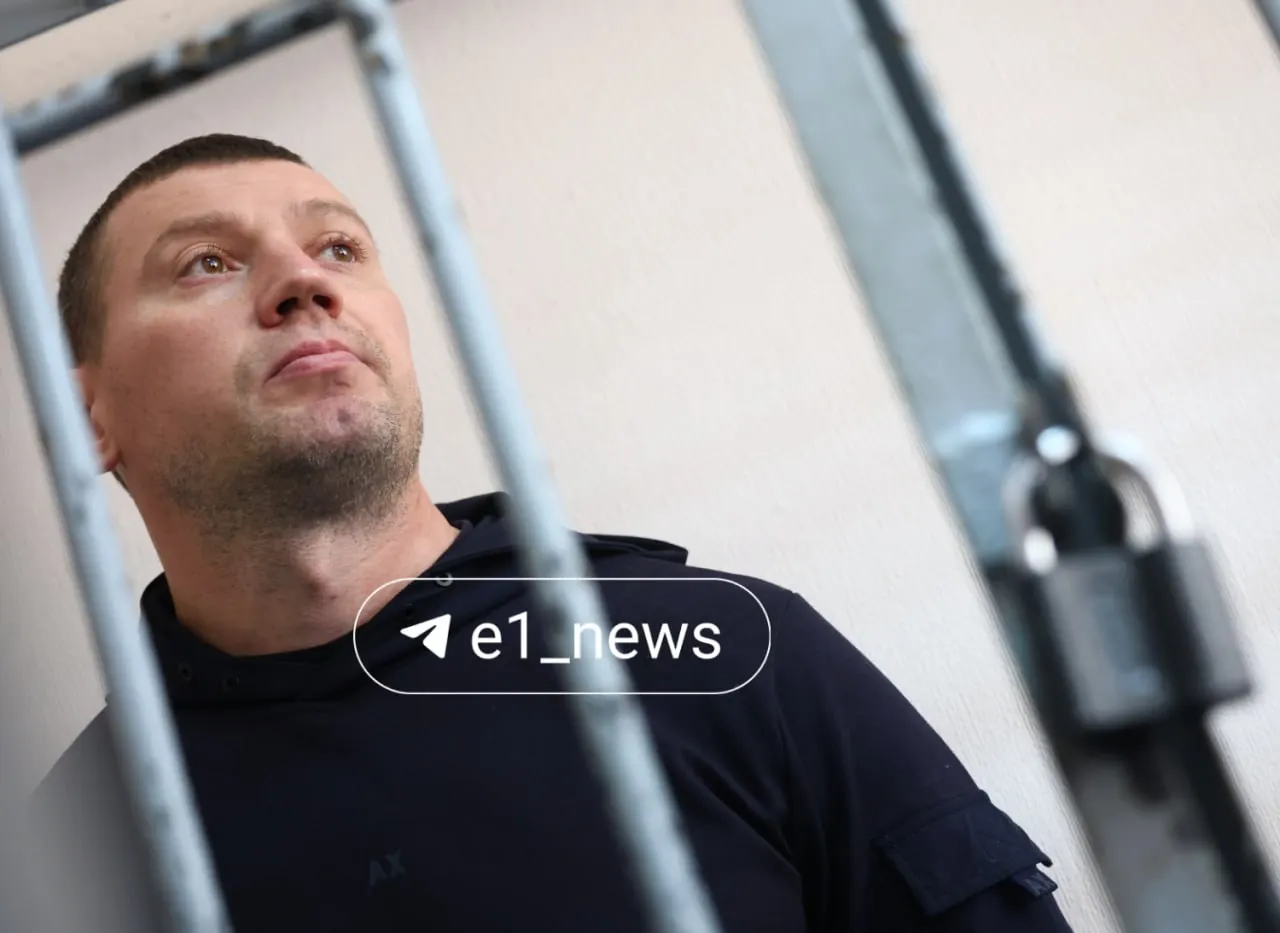 В Екатеринбурге суд решает меру пресечения фигурантам дела о ДТП у храма Большой Златоуст: среди задержанных — директор перевозчика, который вину отрицает; следствие квалифицирует инцидент как оказание услуг, не отвечающих требованиям безопасности, повлёкшее гибель людей.