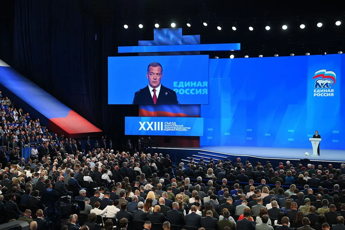 На съезде партии в Москве лидер представил пятёрку главных кандидатов; съезд посетил президент. В число вошли Лавров, Собянин, Поддубный, Львова-Белова и Головин. Партия также сформировала 57 региональных групп.