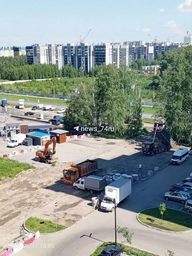 Дорожные работы на улице Клайна возобновили после жалоб: 400 метров проезжей части с парковкой и инфраструктурой должны завершить к 1 октября, на проект выделено 57 млн рублей.