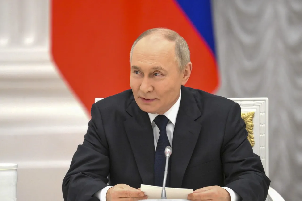 Президент заявил, что РФ располагает всеми необходимыми средствами для защиты Калининградской области после заявлений литовского министра об угрозе атаки на российские ПВО.