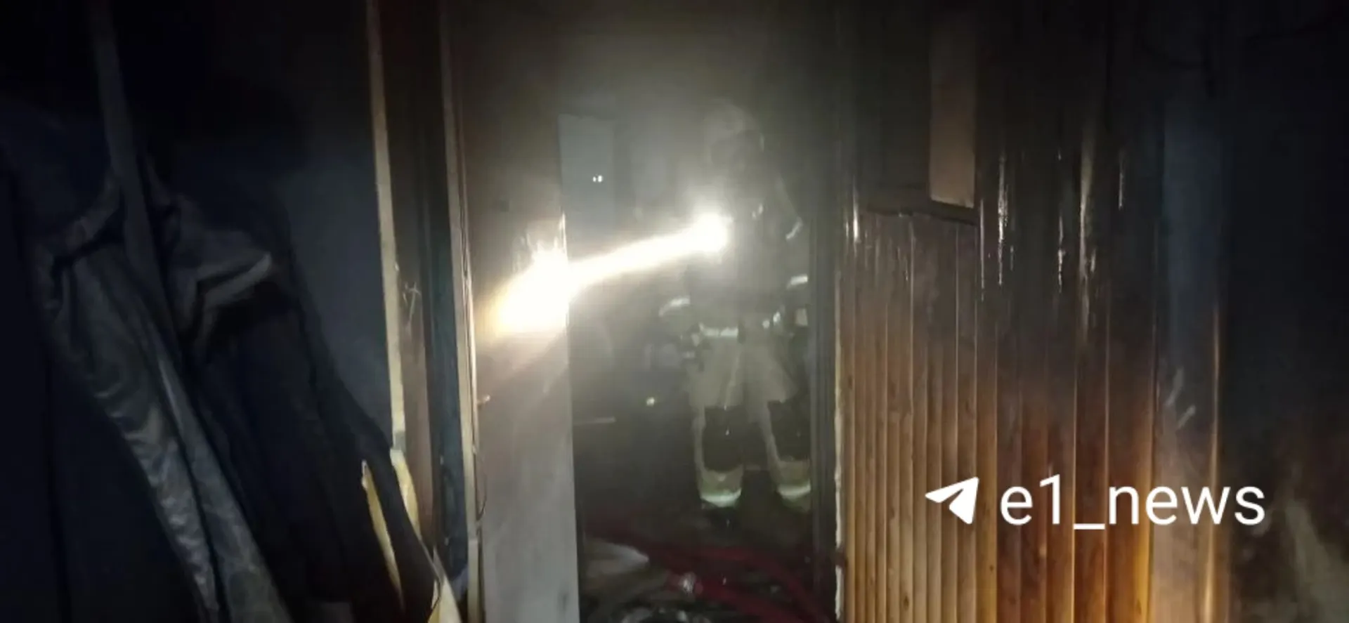 Пожар на&nbsp;Расточной в&nbsp;Екатеринбурге: погиб мужчина, двое пострадали