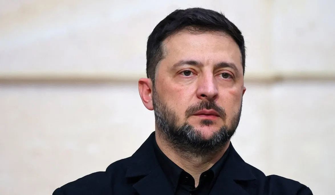 Президент Украины назвал позицию российского лидера «слабым ответом», заявив, что тот не намерен прекращать боевые действия; ранее Путин отверг идею встречи и раскритиковал письмо Киева на ПМЭФ.