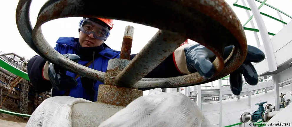 Утром 25 июня беспилотники атаковали нефтеперерабатывающий комплекс в Уфе. По данным правоохранителей, повреждены два крупных завода, горели установки первичной переработки нефти.
