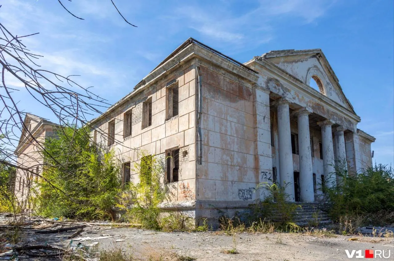 В микрорайоне Веселая балка разобрали ДК «Дружба». Здание и прилегающие строения признали экономически неподъёмными для восстановления и продали застройщику; планы на участок пока не раскрыты.