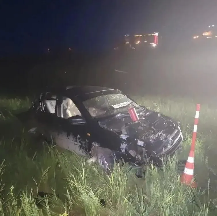 Автомобиль съехал в кювет в Упоровском округе: 45‑летний водитель погиб, 8‑летний пассажир госпитализирован в тяжёлом состоянии. По факту ДТП работает Госавтоинспекция.
