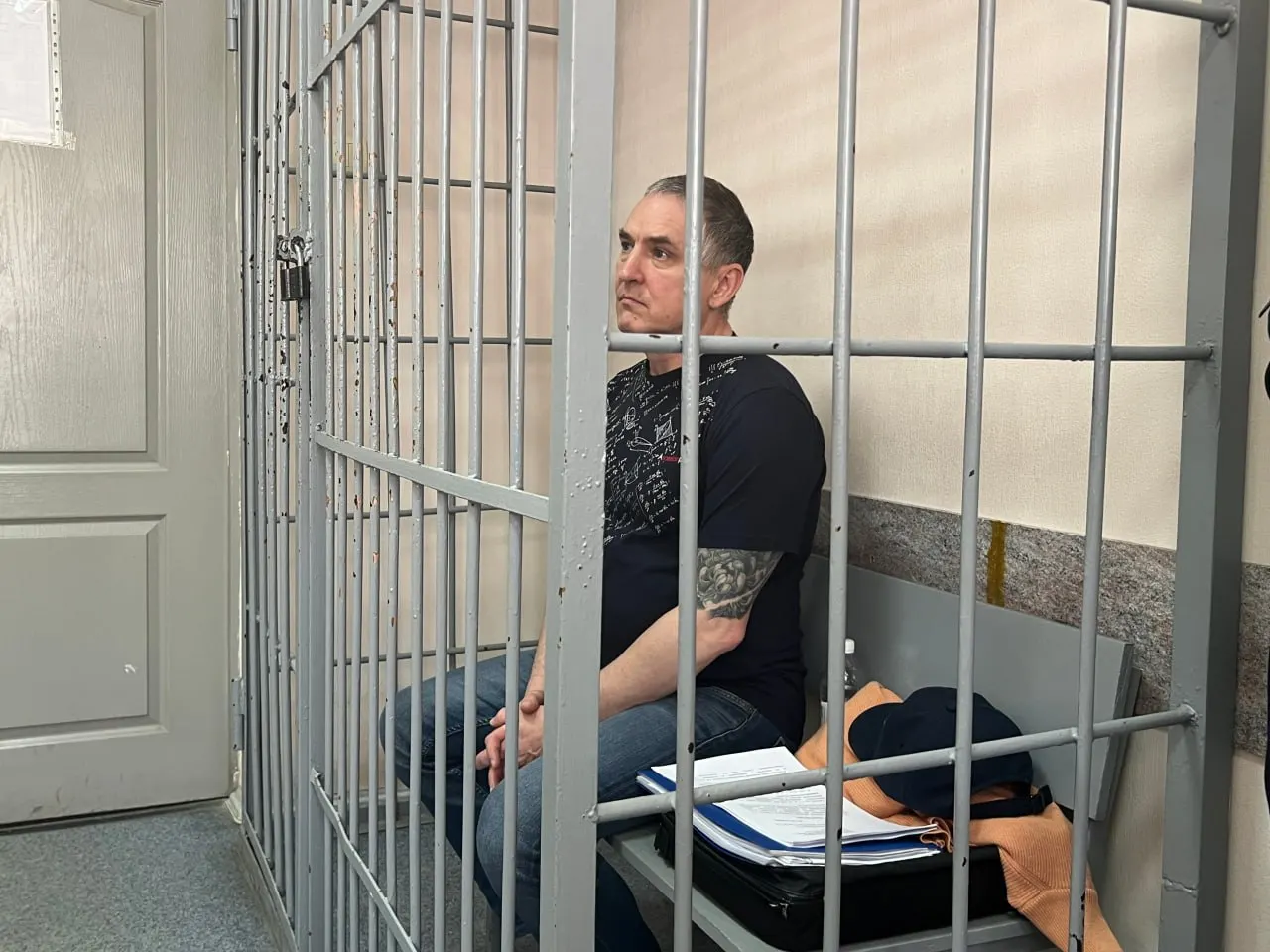 Суд в Екатеринбурге отложил слушания по искам Соколова: в суд поступила справка о его направлении в психиатрическую клинику по постановлению следователя ФСБ.