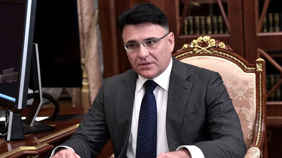 Гендиректор крупного медиахолдинга предложил внедрить квоты и систему отбора иностранных картин для проката, а также обсуждается идея «входных» взносов и перечисления части сборов в поддержку национального кинематографа.