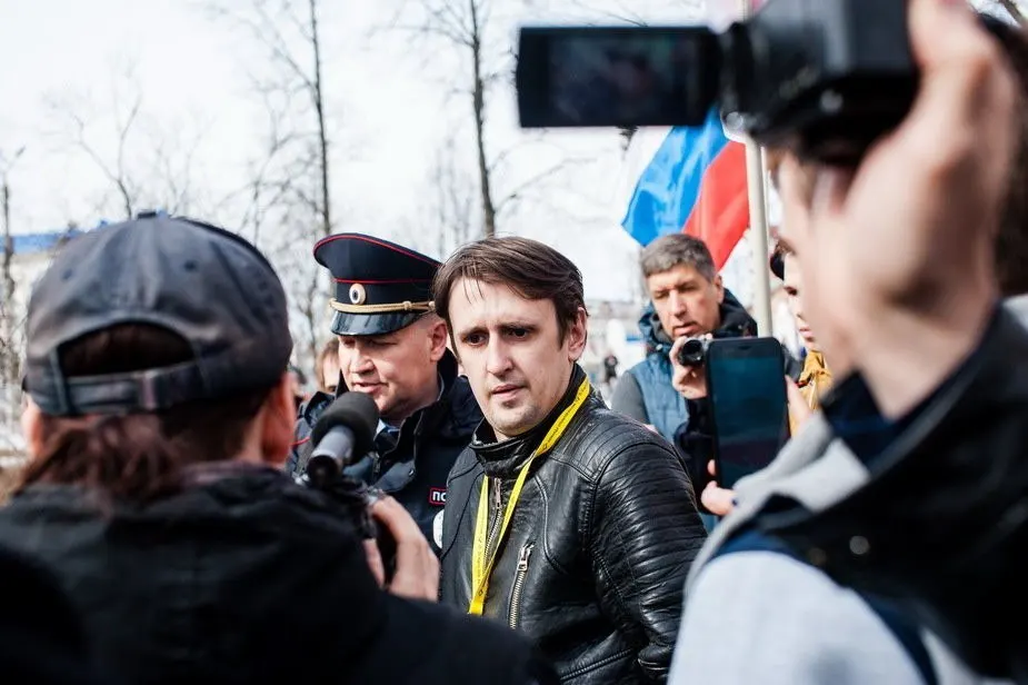Роуз сообщил, что против него возбуждено новое уголовное дело по статьям об оправдании терроризма и реабилитации нацизма. Ранее он был приговорён к восьми годам за публикации о ВС РФ.