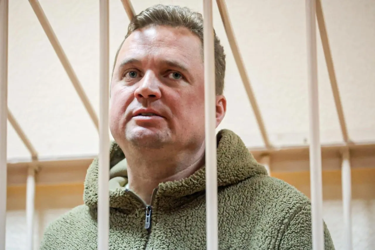 Апелляция сократила наказание с 14 до 10 лет 6 месяцев и снизила штраф с 9 до 7 млн рублей. Дело связано с обвинением в получении взятки, по нему также был осуждён однофамилец бывшего мэра.