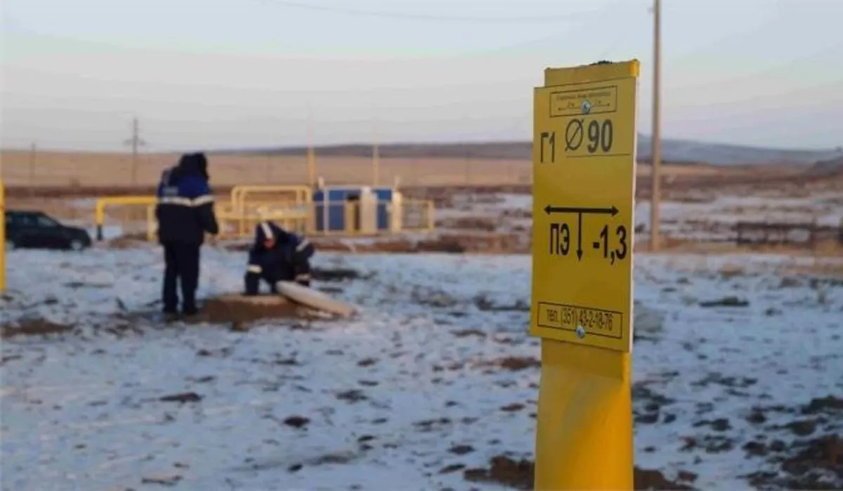 Челябинская область отчитывается о высоком уровне газификации, но распределительные сети и ГРС работают на пределе — десятки тысяч домов и сотни тысяч дач ждут подключения.