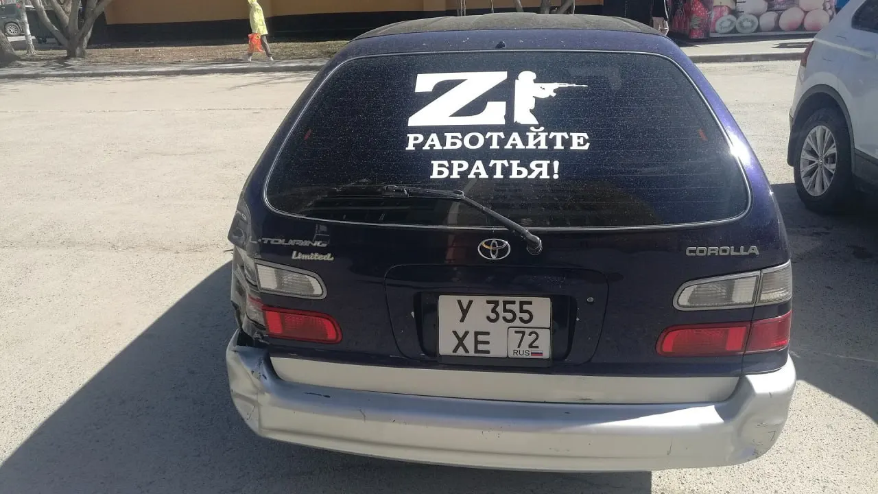 В новый государственный учебник по литературе добавили крылатые выражения современности — в том числе «Работайте, братья», связанное с Магомедом Нурбагандовым, и фразу бортпроводника Дмитрия Ивлицкого, произнесённую при эвакуации после посадки A321 в кукурузном поле.