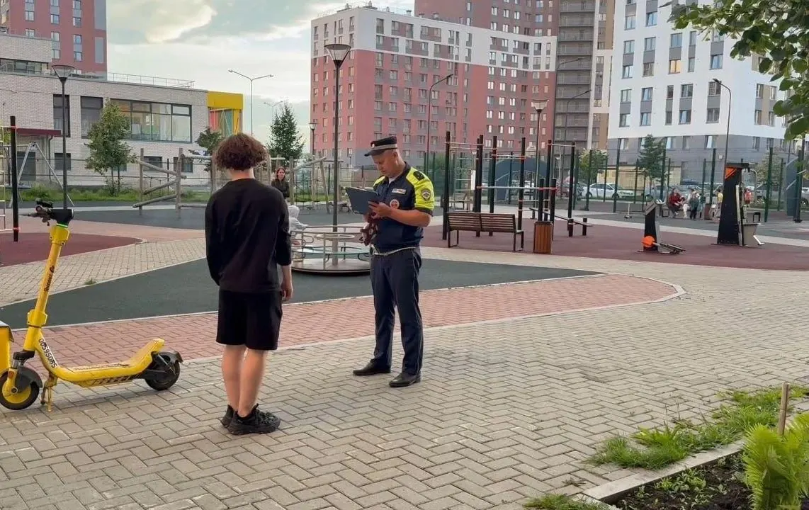 Инцидент произошёл 23 июня около 20:00 на улице Академика Парина: ребёнок доставлен в больницу, водитель самоката был невнимателен.