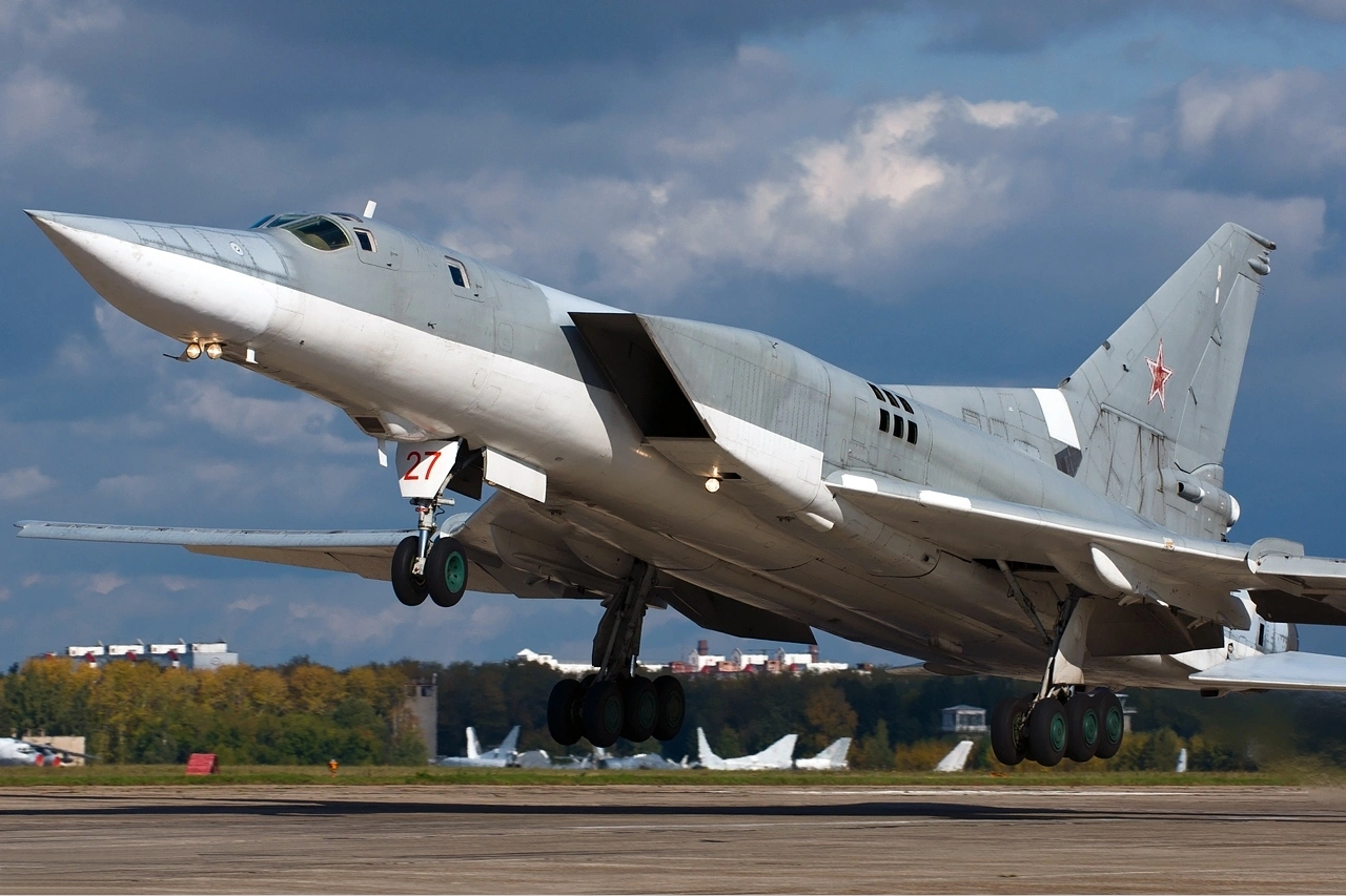 После очередного падения Ту‑22М3 в Иркутской области украинские аналитики подсчитали, что с начала полномасштабной войны Россия могла потерять или повредить около 24 самолётов этого типа — более 70% от предположительного парка.