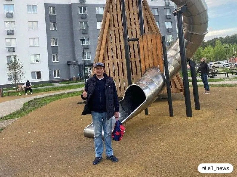 На предприятии ASPEX рабочего придавило металлическим листом; его доставили в больницу, где он умер через две недели. Верх-Исетский суд присудил по 3 млн двоим детям и 1 млн сестре погибшего. Возбуждены два уголовных дела — за нарушение охраны труда и причинение смерти по неосторожности.