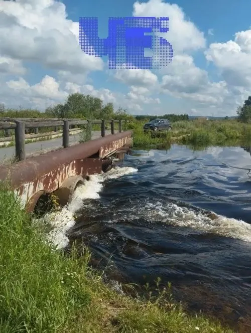 На водоёмах Миасса усилили сброс воды: в Иремельском водохранилище зафиксирован резкий приток, мониторинг идёт ежечасно. ГОЧС предупреждает о риске подтоплений частного сектора вдоль реки.