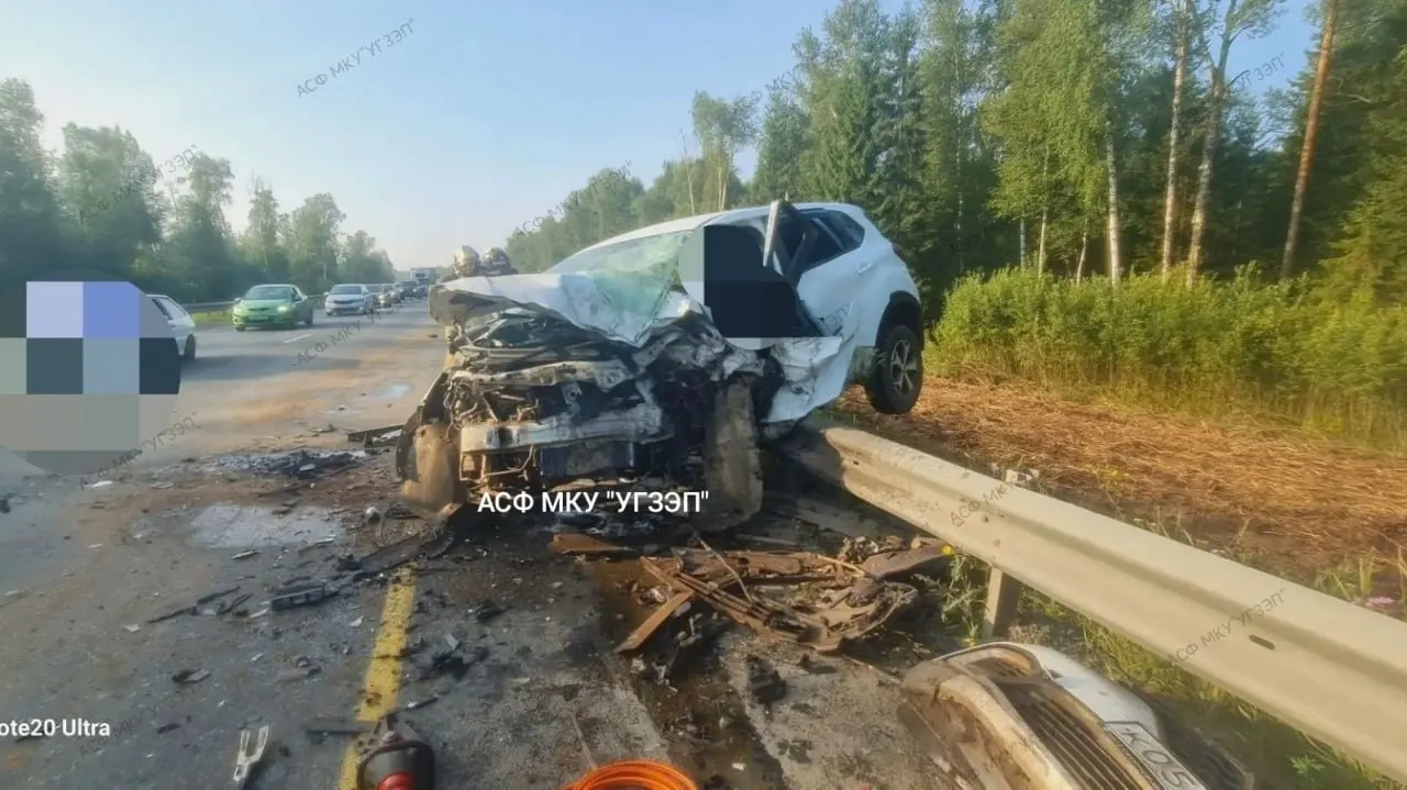 Супруга водителя, погибшего в столкновении Renault и Kia Sorento на трассе от Перми к Нытве, просит откликнуться свидетелей и связаться по телефону.