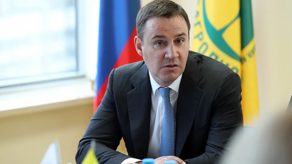 Заместитель председателя правительства Дмитрий Патрушев фактически установил контроль над РЭО: в наблюдательный совет входит представитель его окружения, а решение о новом руководстве ожидается после обновления совета на фоне уголовных дел в компании.