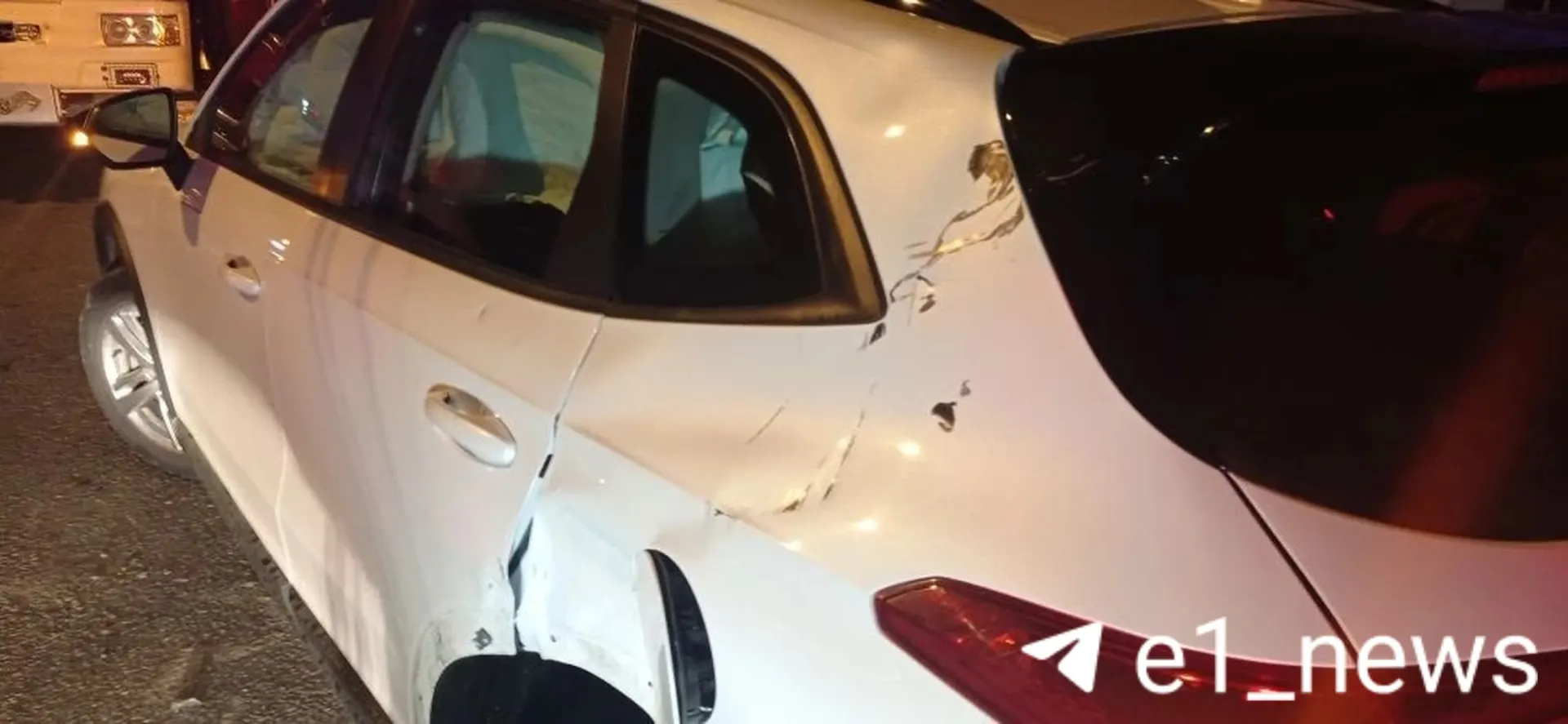 На улице 8 Марта в центре Екатеринбурга байкер столкнулся с кроссовером Haval напротив дома №29. Мотоциклиста с травмами грудной клетки увезла скорая, водитель внедорожника не пострадал.