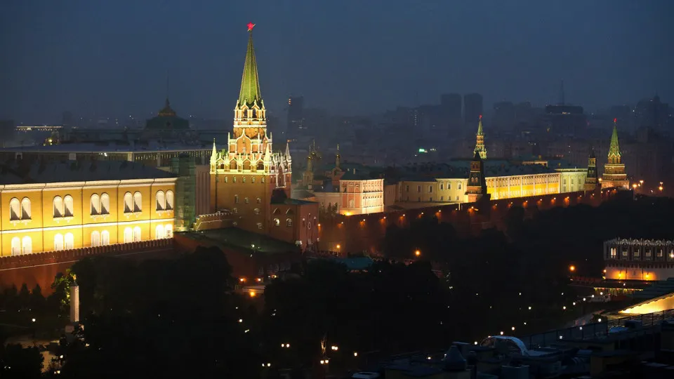 В администрации президента потребовали сократить или прекратить публикацию фото и видео с последствиями ударов, после чего ряд крупных каналов резко уменьшил освещение прилётов и удалил прежние материалы.