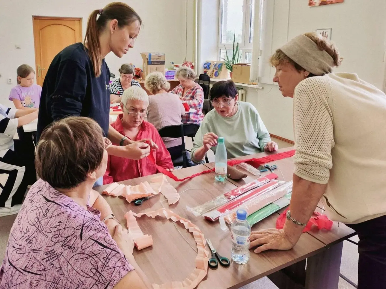Бесплатные занятия в центре «Человек напротив» — нейрофитнес, арт‑терапия и адаптивная гимнастика для сохранения когнитивного здоровья. Адрес и телефон для записи.